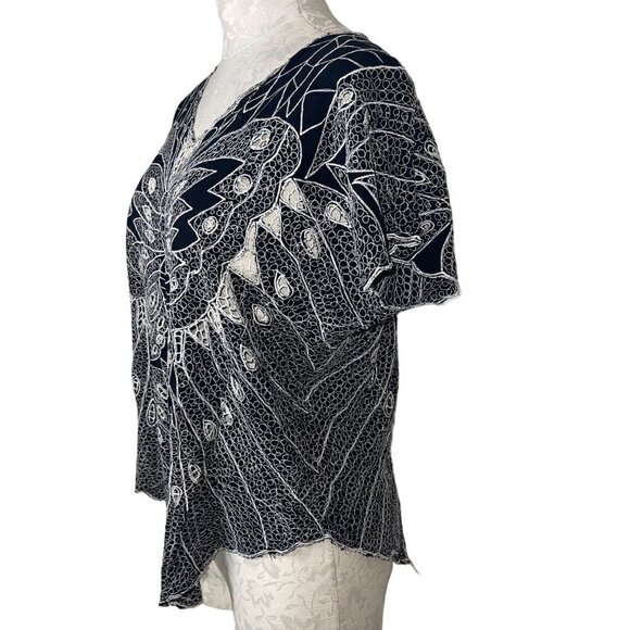 Vintage Womens Top Size Medium Black Embroidered Lace Butterfly V Neck - Picture 6 of 10